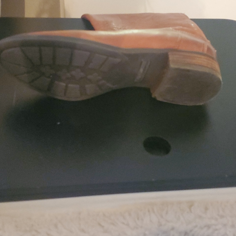 Boots - Picture 3 of 4